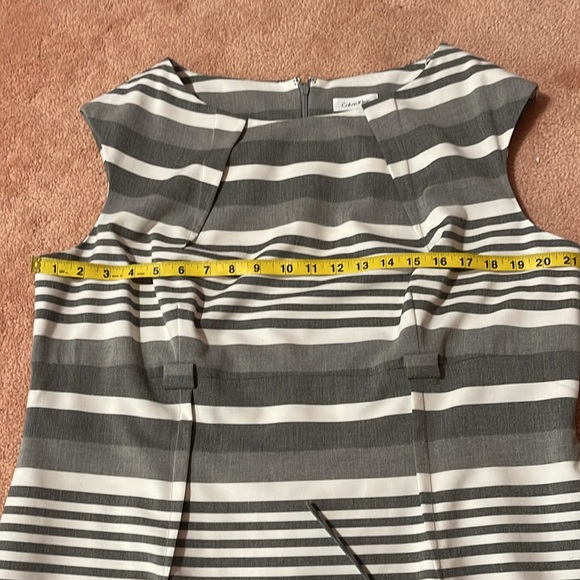 Calvin Klein beautiful dress worn one time /dry cleaned . - Picture 7 of 15